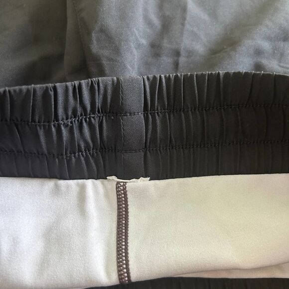 Fabletics Small Athletic Shorts Sloane Running Short Black/Smokey Runyon - Picture 4 of 9